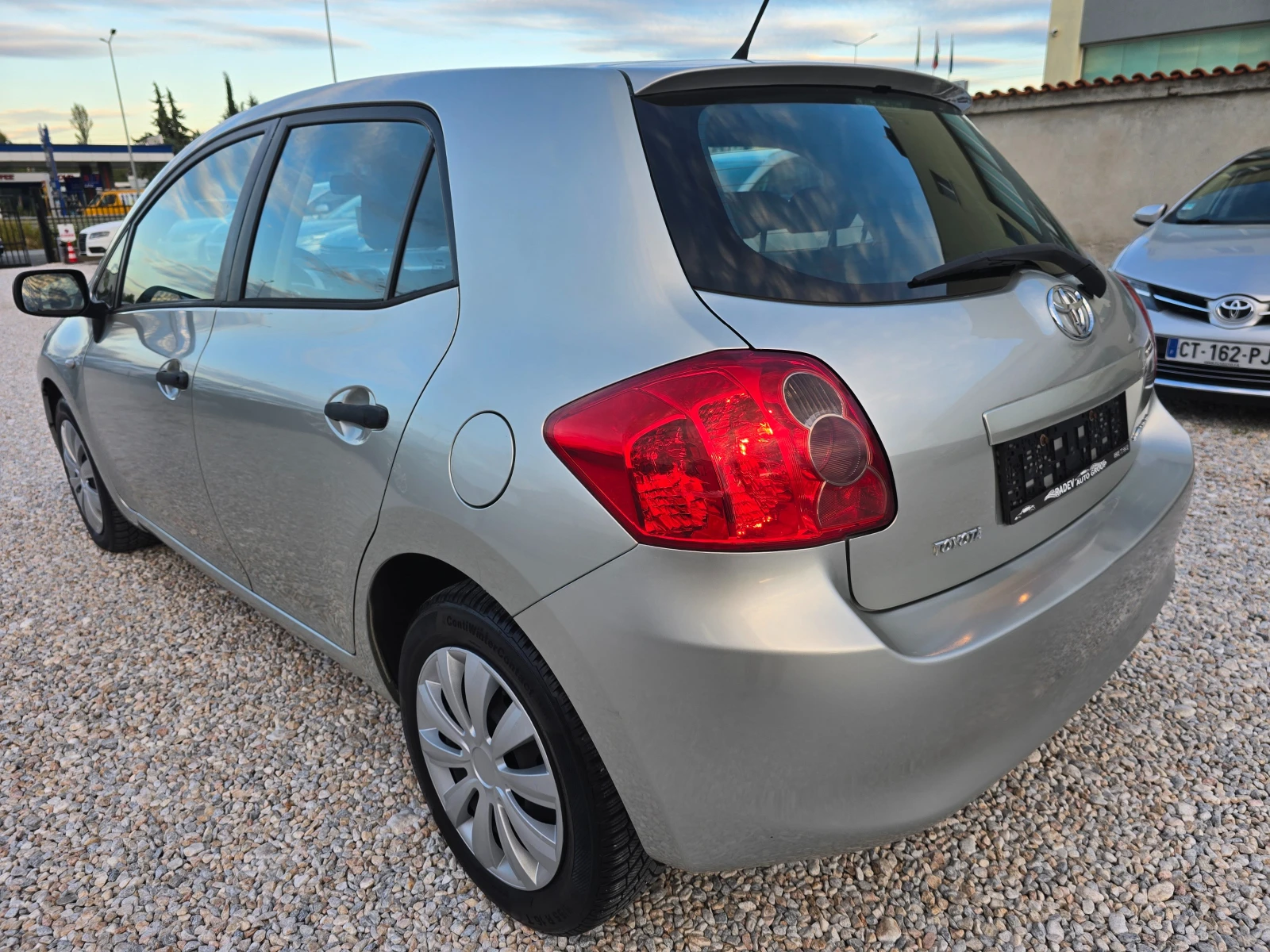 Toyota Auris 1.4VVTI /127000KM!!/ - изображение 2
