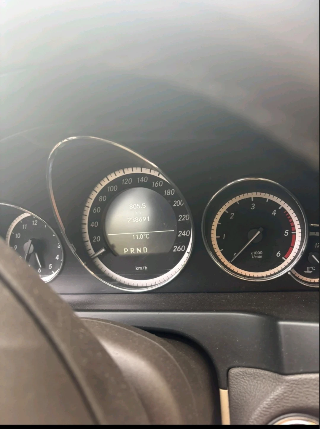 Mercedes-Benz E 350  - изображение 9