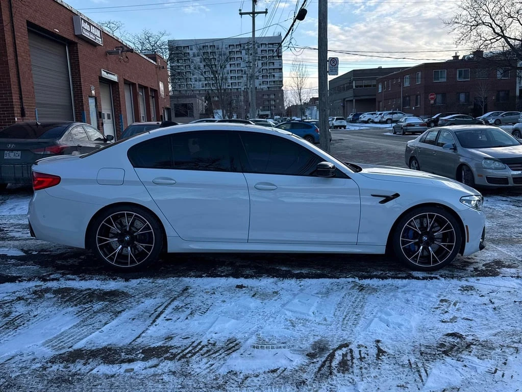 BMW M5 * Sedan * CARFAX * БЕЗ ПЪРВОНАЧАЛНА ВНОСКА - изображение 3