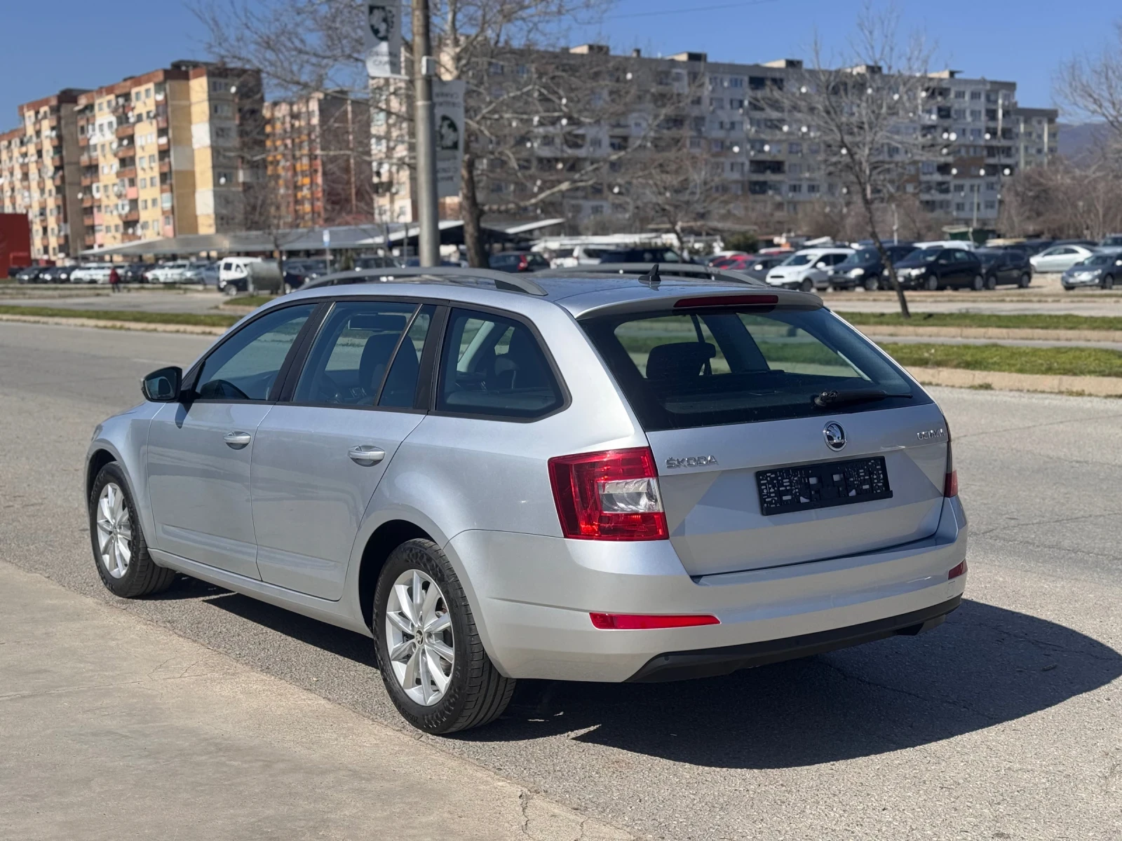 Skoda Octavia 1.6TDI 105кс * ПЕРФЕКТЕН* , снимка 3 - Автомобили и джипове - 53814239