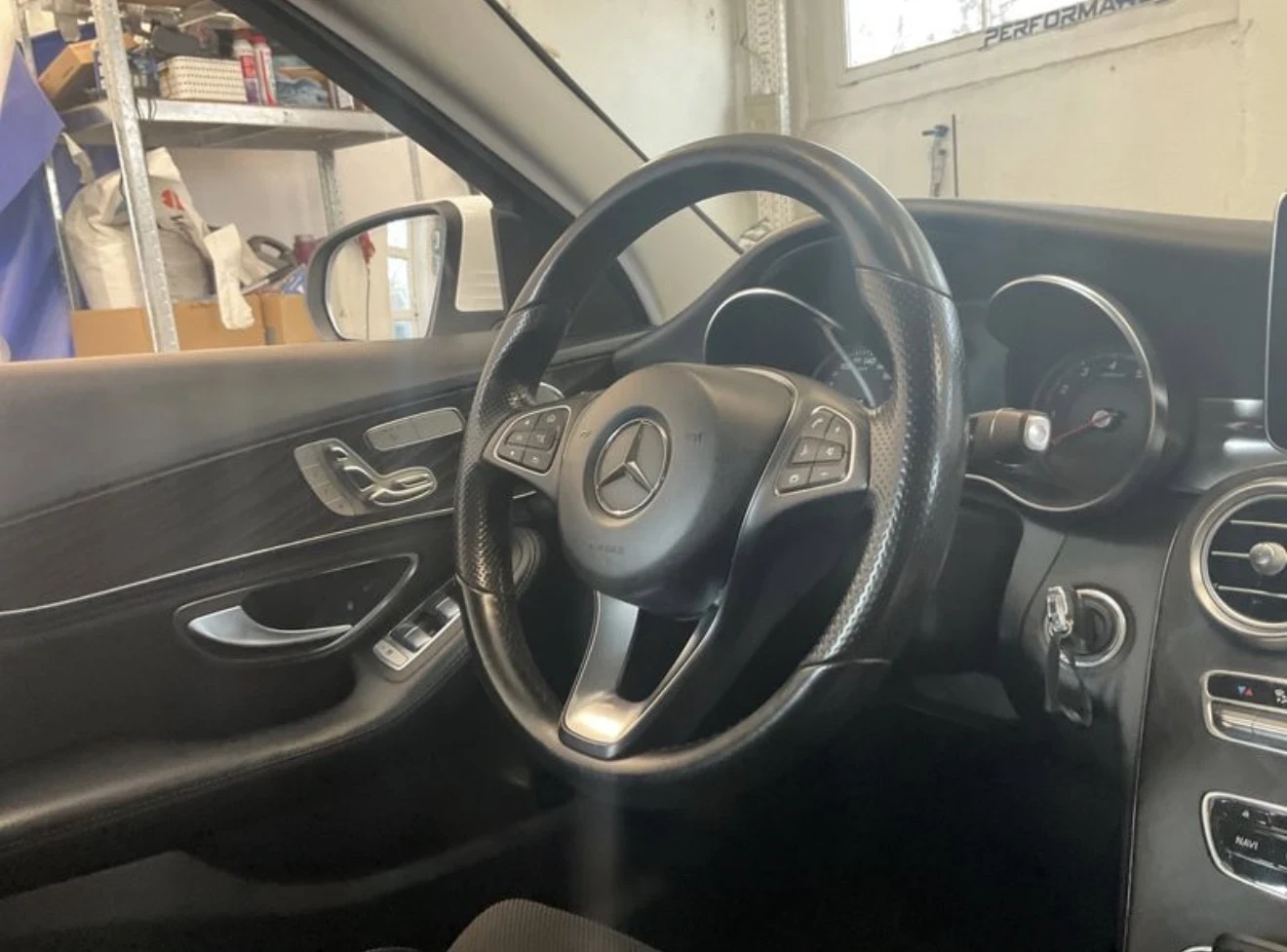 Mercedes-Benz C 400 4Matic-Лизинг през Уникредит , снимка 8 - Автомобили и джипове - 54044084