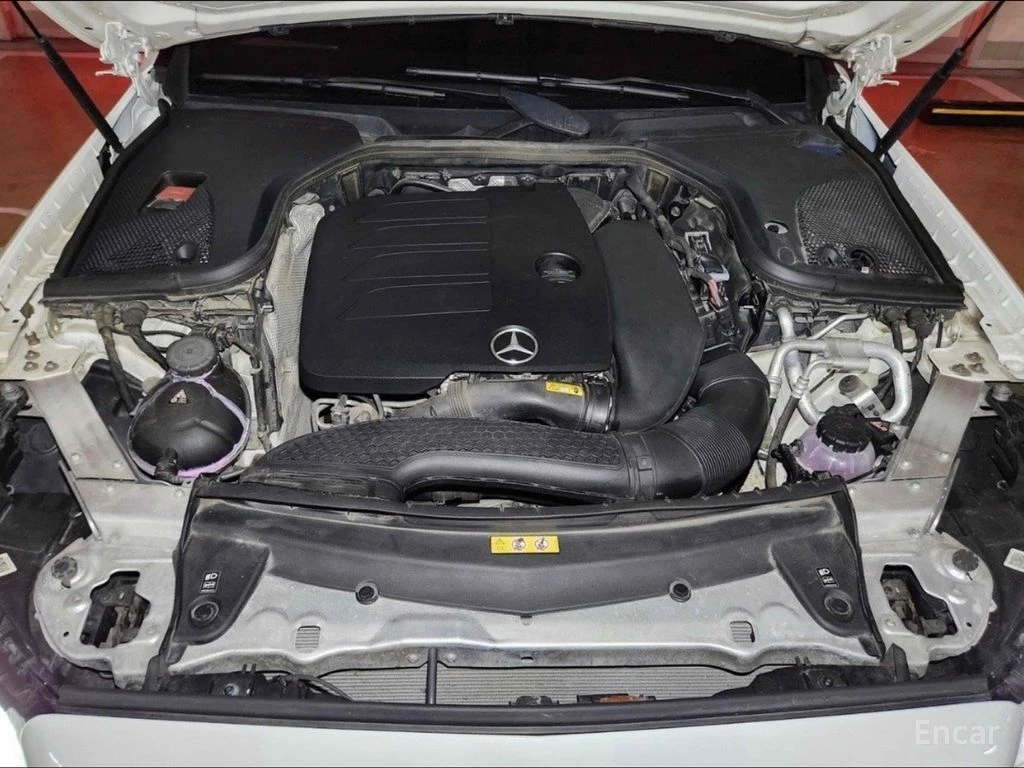 Mercedes-Benz E 350 4MATIC* AMG LINE* BURMESTER* 360 CAM* HEAD-UP* , снимка 15 - Автомобили и джипове - 54827774