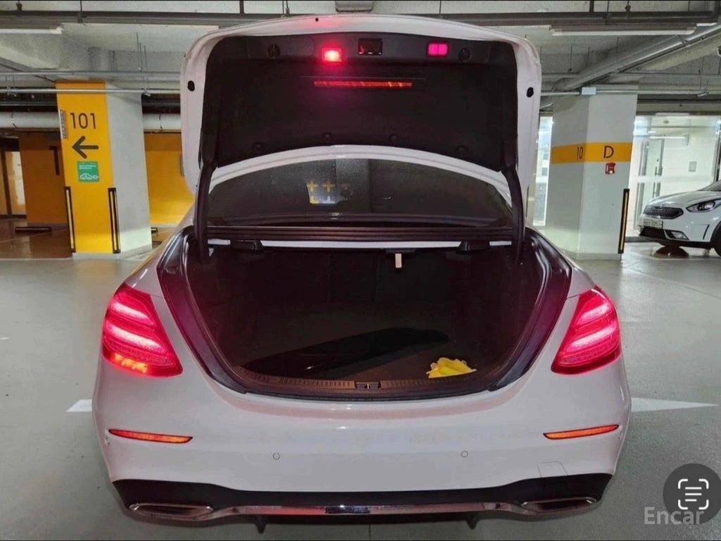Mercedes-Benz E 350 4MATIC* AMG LINE* BURMESTER* 360 CAM* HEAD-UP* , снимка 3 - Автомобили и джипове - 54827774