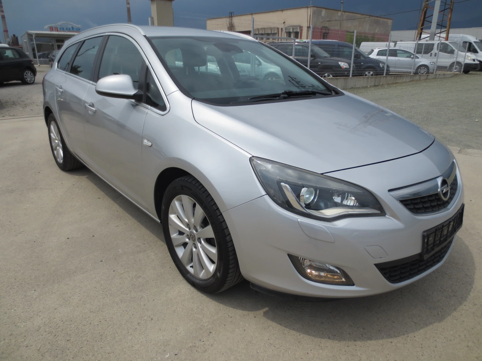Opel Astra 1.7 CDTI , снимка 2 - Автомобили и джипове - 55378012