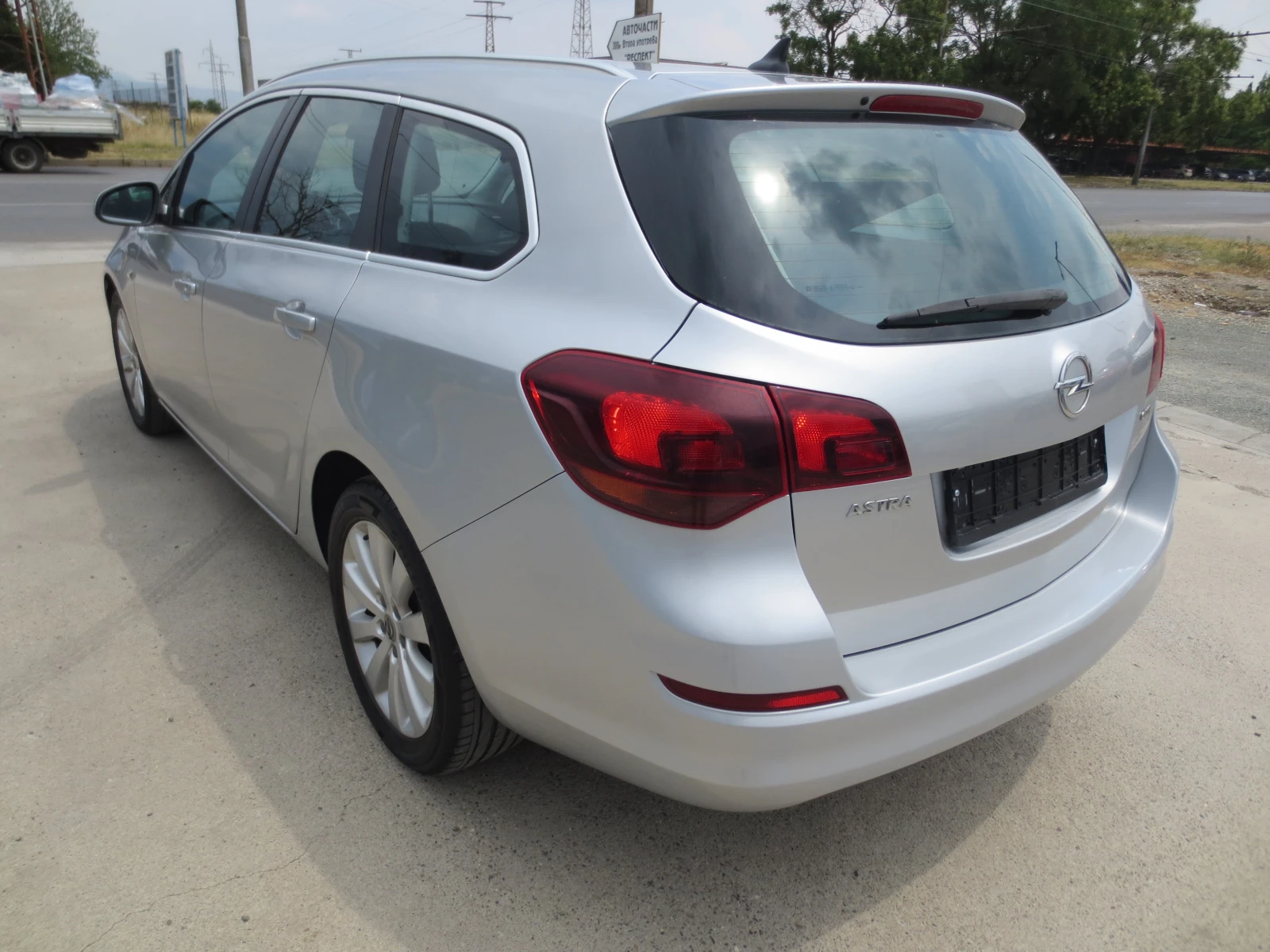 Opel Astra 1.7 CDTI , снимка 5 - Автомобили и джипове - 55378012