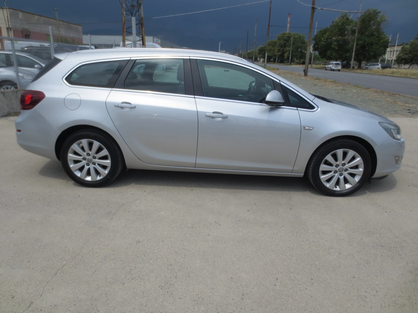 Opel Astra 1.7 CDTI , снимка 3 - Автомобили и джипове - 55378012