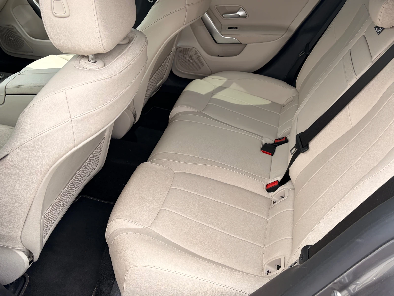 Mercedes-Benz CLA 220 Реален пробег, снимка 10 - Автомобили и джипове - 55394429