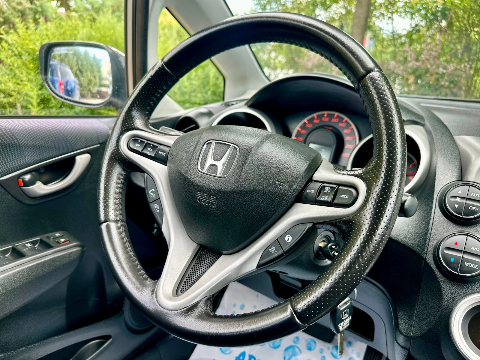 Honda Jazz 1.4 I * АВТОМАТ* , снимка 11 - Автомобили и джипове - 55438656