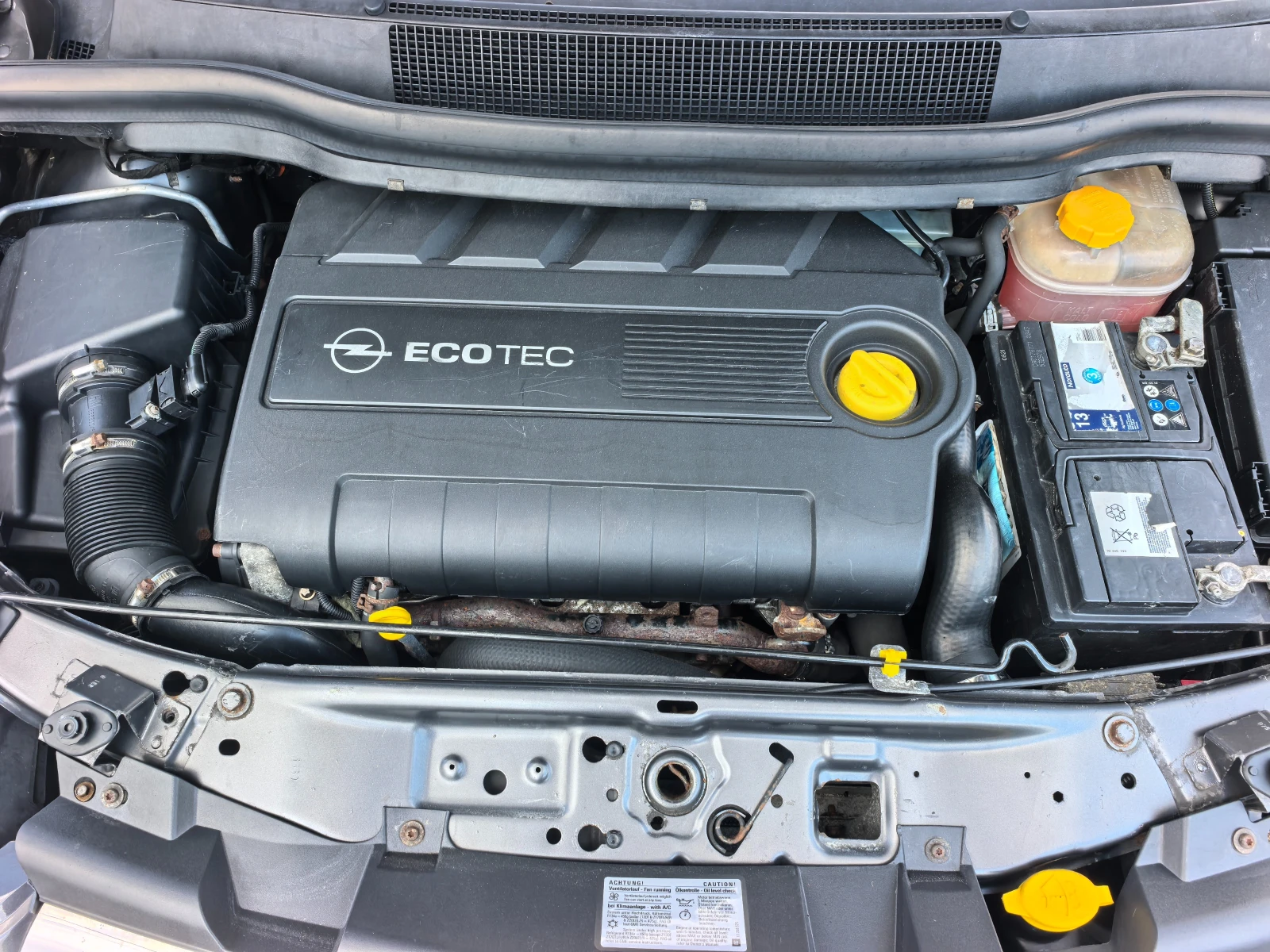 Opel Zafira 1.9CDTI OPC LINE, снимка 15 - Автомобили и джипове - 55627796