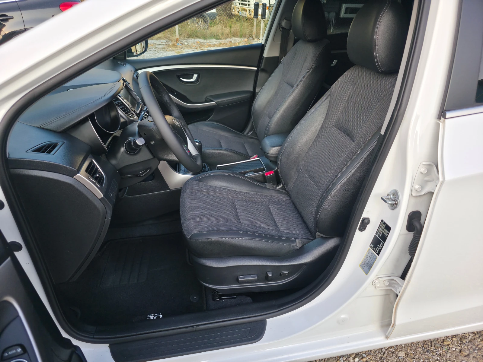 Hyundai I30 1.6crdi FULL!!! Euro6b, снимка 10 - Автомобили и джипове - 55788433