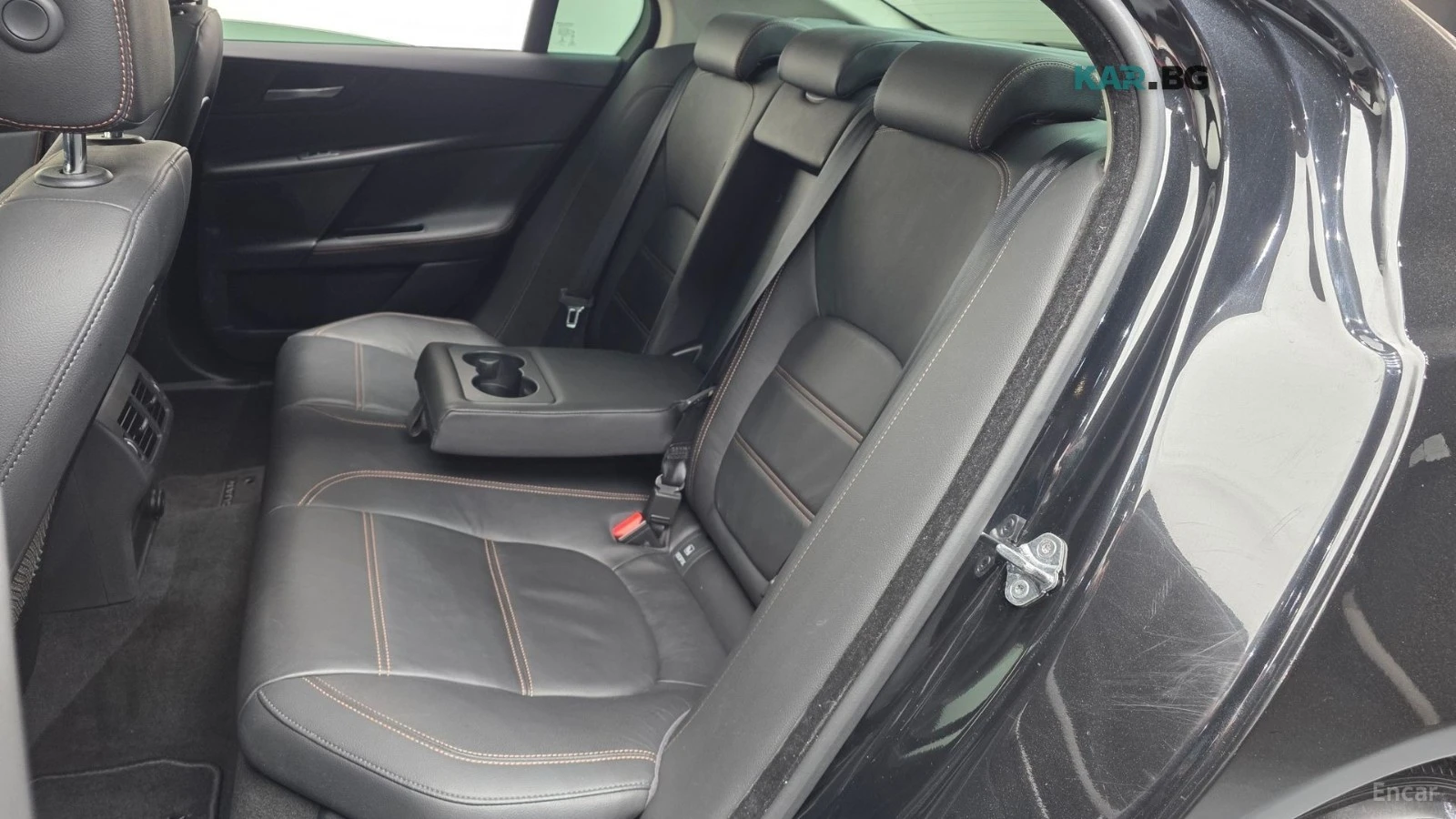 Jaguar XE 20d Prestige* КОЖА* НАВИ* ПАНО* КАМЕРА, снимка 10 - Автомобили и джипове - 55864034