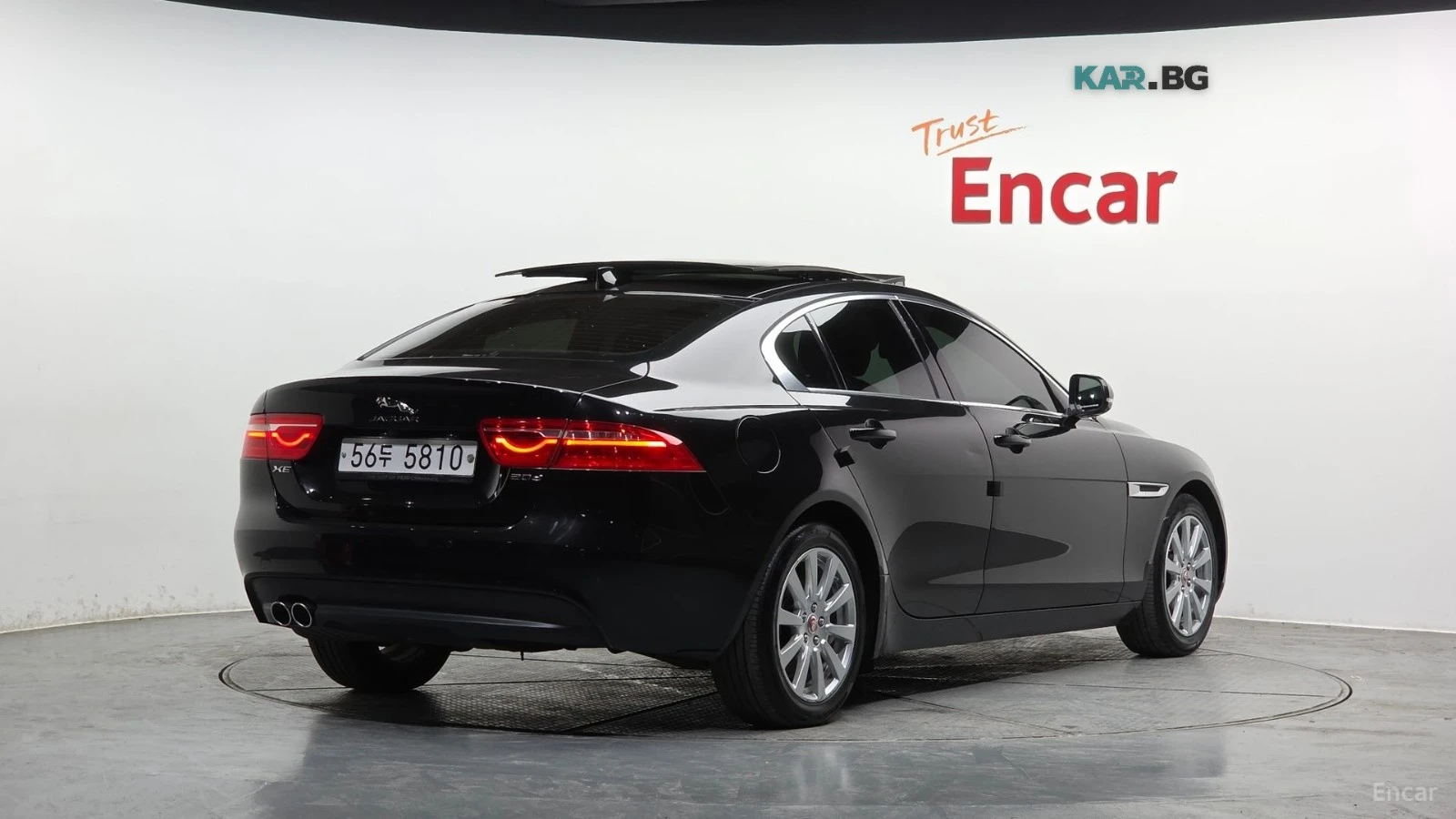 Jaguar XE 20d Prestige* КОЖА* НАВИ* ПАНО* КАМЕРА, снимка 2 - Автомобили и джипове - 55864034