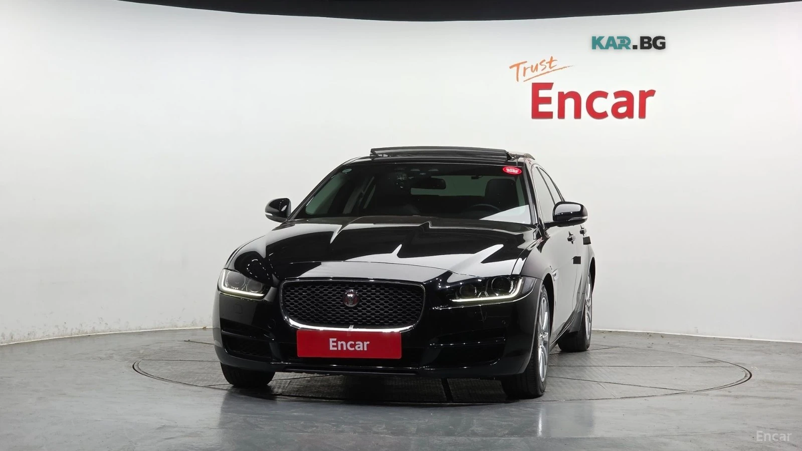 Jaguar XE 20d Prestige* КОЖА* НАВИ* ПАНО* КАМЕРА, снимка 3 - Автомобили и джипове - 55864034