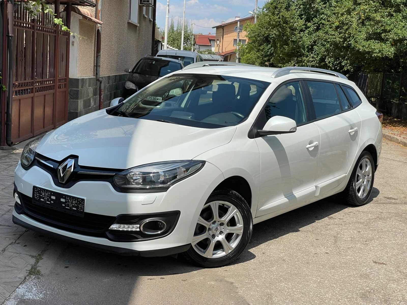 Renault Megane 1.2Tce* 115kc* facelift, снимка 4 - Автомобили и джипове - 56352904