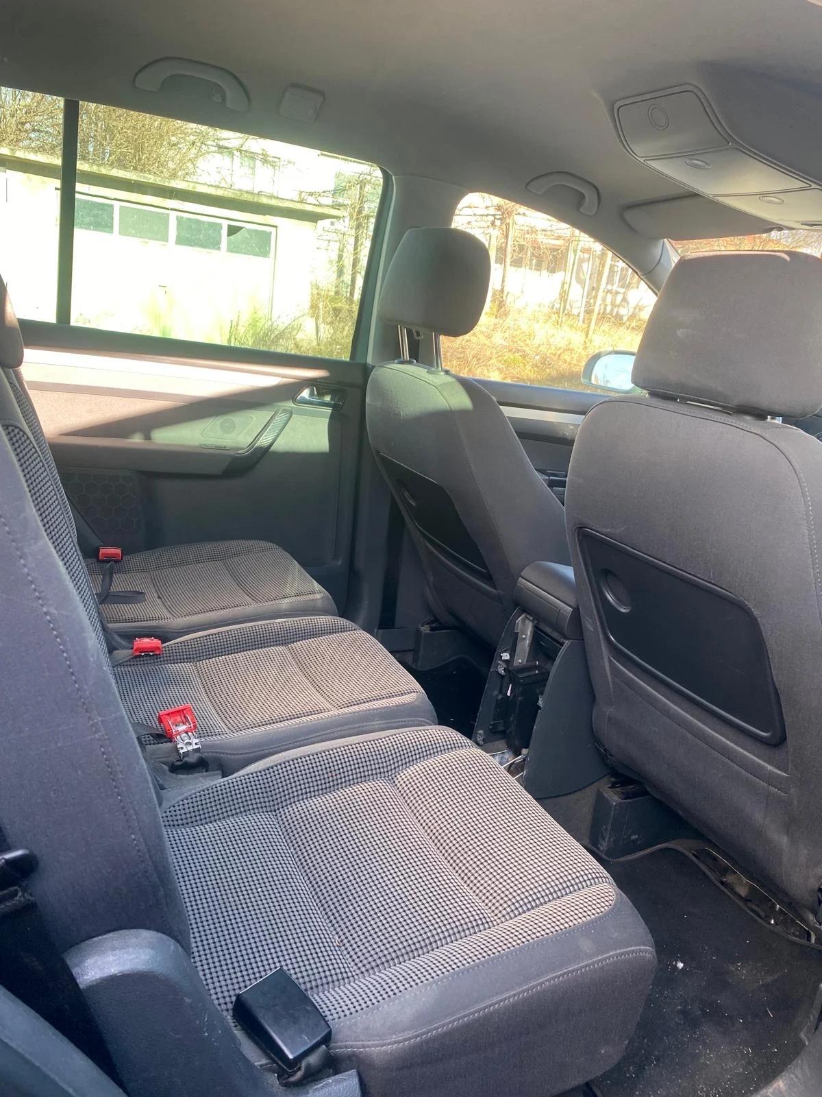 VW Touran, снимка 7 - Автомобили и джипове - 56728108
