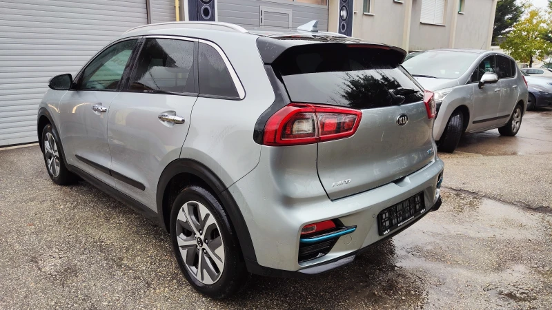 Kia Niro 64 kWh, снимка 4 - Автомобили и джипове - 47744963