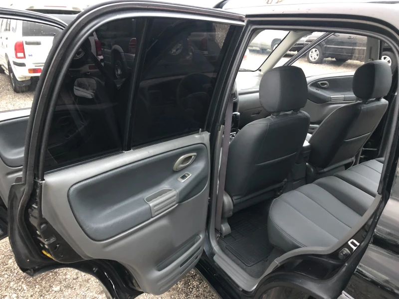 Suzuki Grand vitara 2.0  128 hp ГЪРЦИЯ, снимка 11 - Автомобили и джипове - 48072080