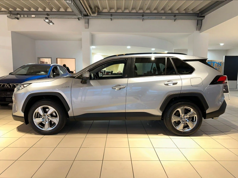 Toyota Rav4 RAV4 Hyb 4x4 Team D (Allrad, Navi, Apple Car), снимка 6 - Автомобили и джипове - 48409211