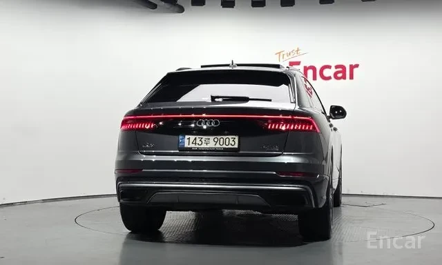 Audi Q8 50TDI | PREMIUM | 360 | МАСАЖ | ОБДУХВАНЕ | , снимка 4 - Автомобили и джипове - 55588297