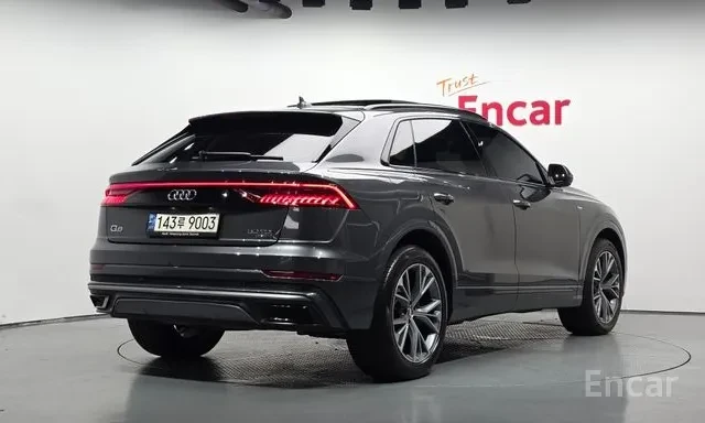 Audi Q8 50TDI | PREMIUM | 360 | МАСАЖ | ОБДУХВАНЕ | , снимка 3 - Автомобили и джипове - 55588297