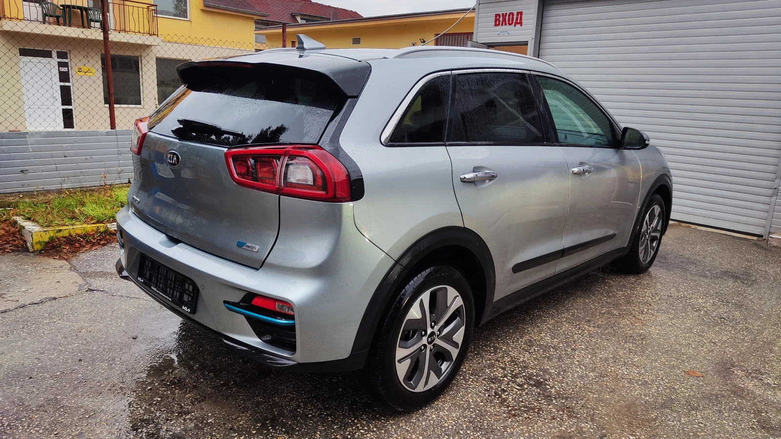 Kia Niro 64 kWh - изображение 4