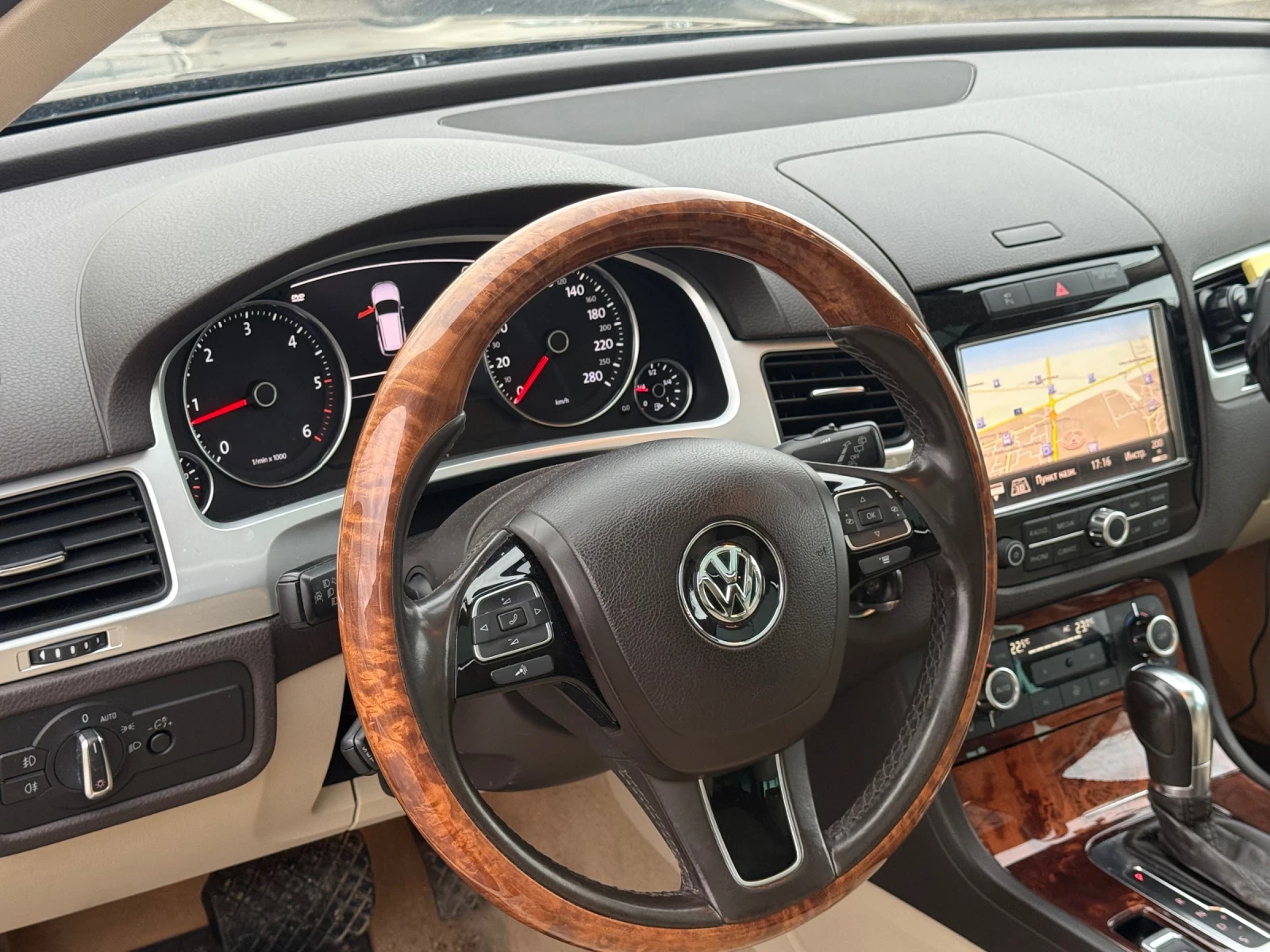 VW Touareg 3.0TDI 245k.c. FULL - изображение 8