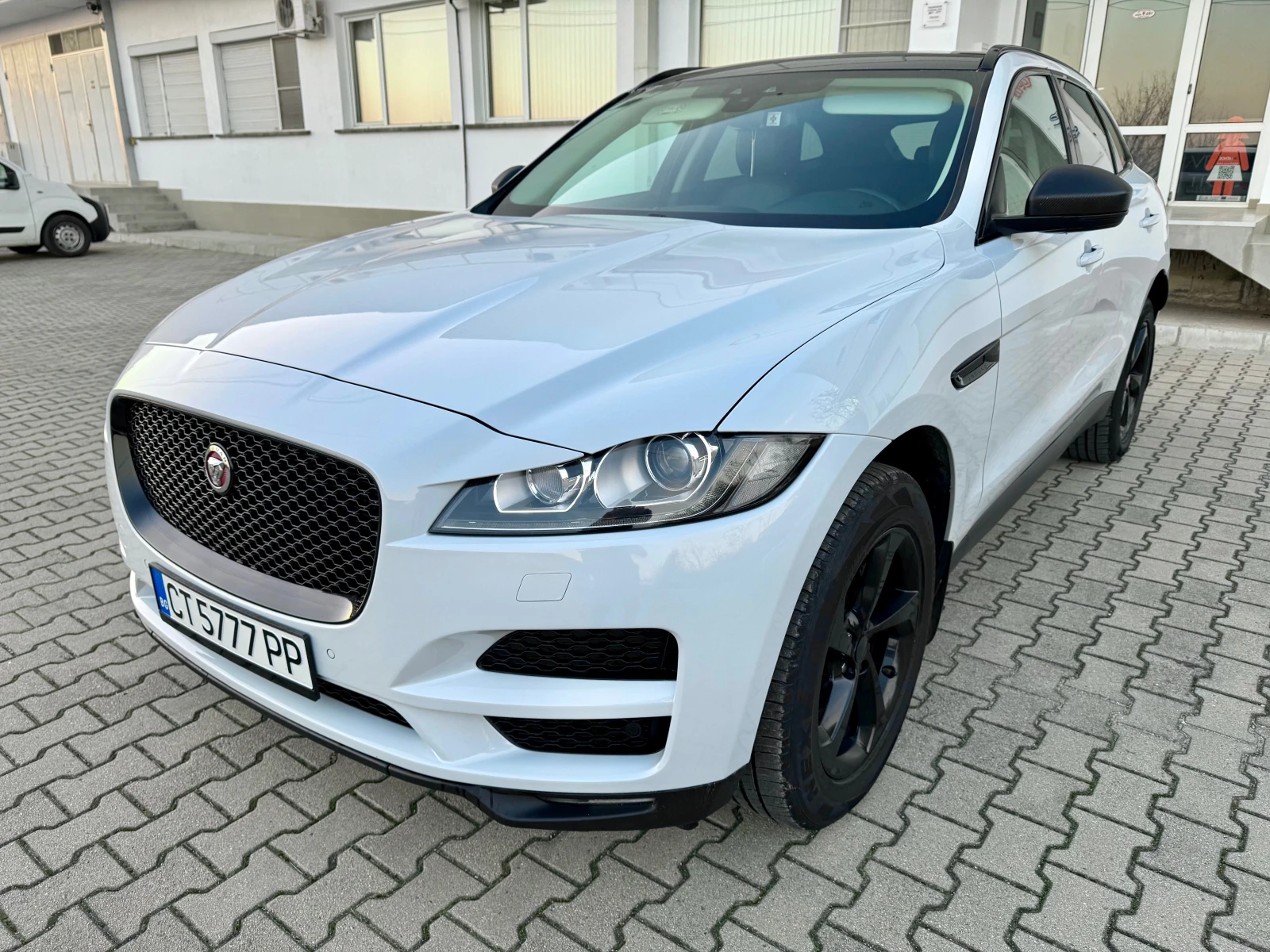 Jaguar F-PACE DIGITAL