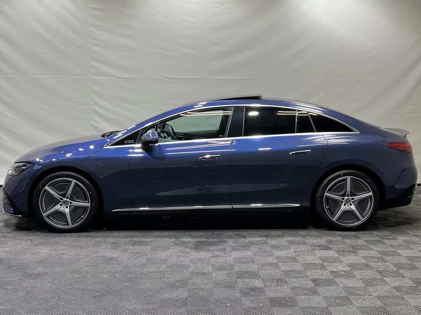 Mercedes-Benz EQE 300/AMG/4-MATIC/BURM/PANO/HEAD UP/360/ | Mobile.bg � ����������� 4