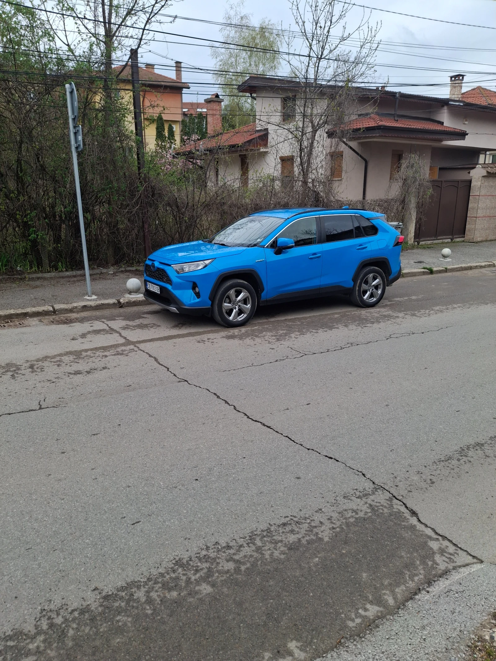 Toyota Rav4 2.5 HIBRID, снимка 2 - Автомобили и джипове - 54798321