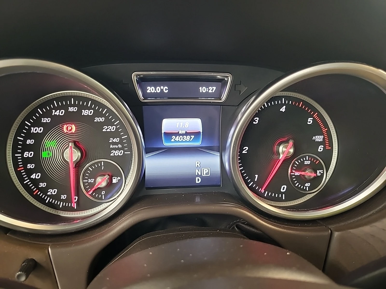 Mercedes-Benz GLE * 350D * CARFAX * ЦЕНА ДО БГ, снимка 9 - Автомобили и джипове - 56085839