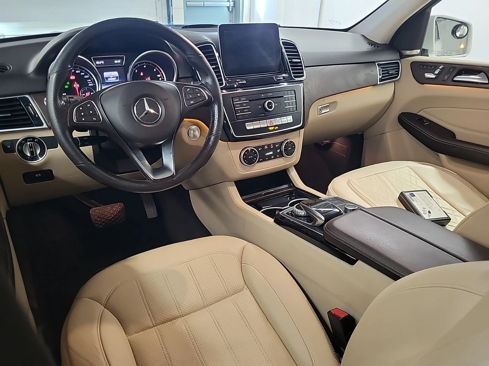 Mercedes-Benz GLE * 350D * CARFAX * ЦЕНА ДО БГ, снимка 10 - Автомобили и джипове - 56085839