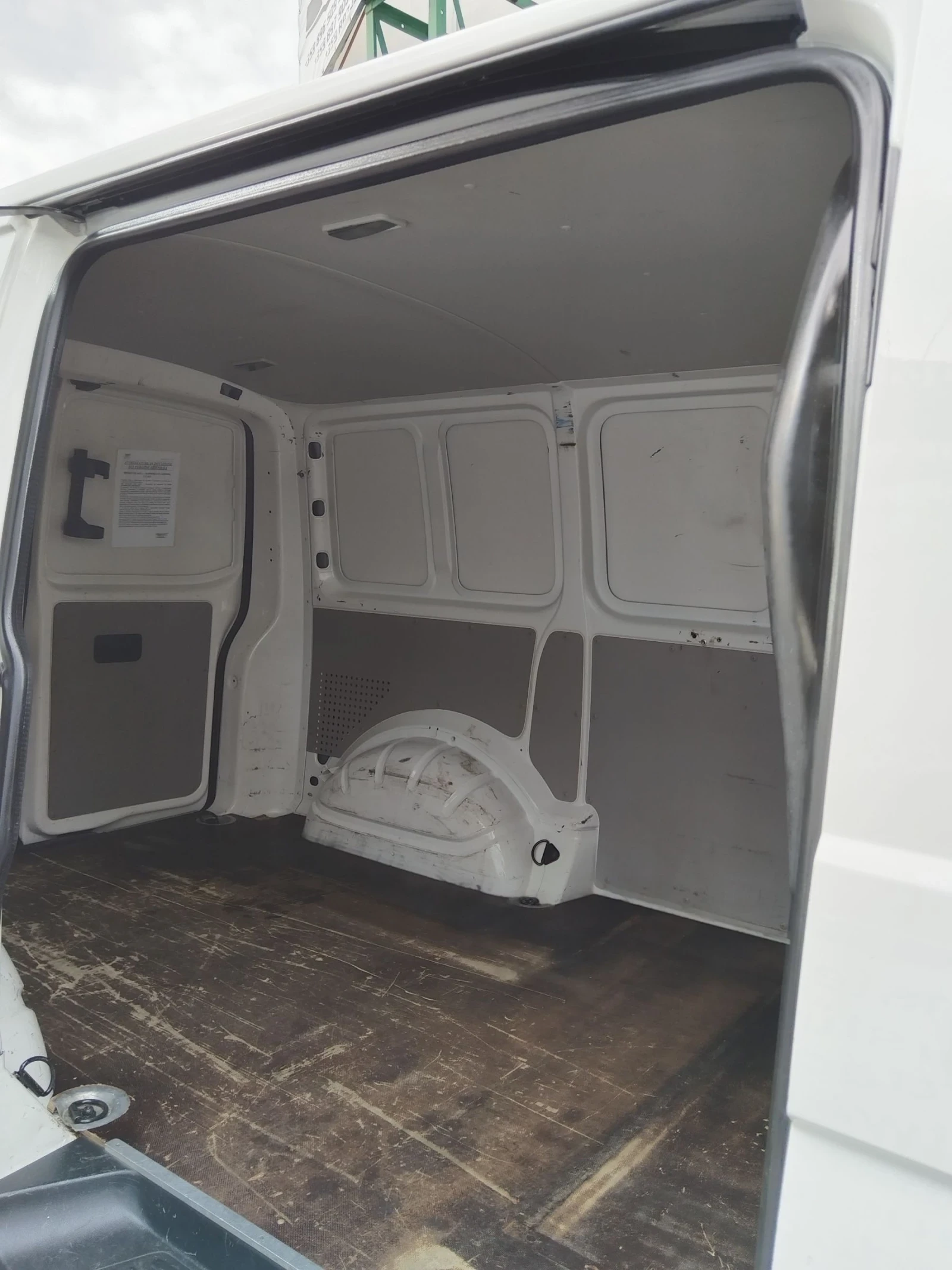 VW Transporter 2000D 140ks. Топ състоянието - изображение 10