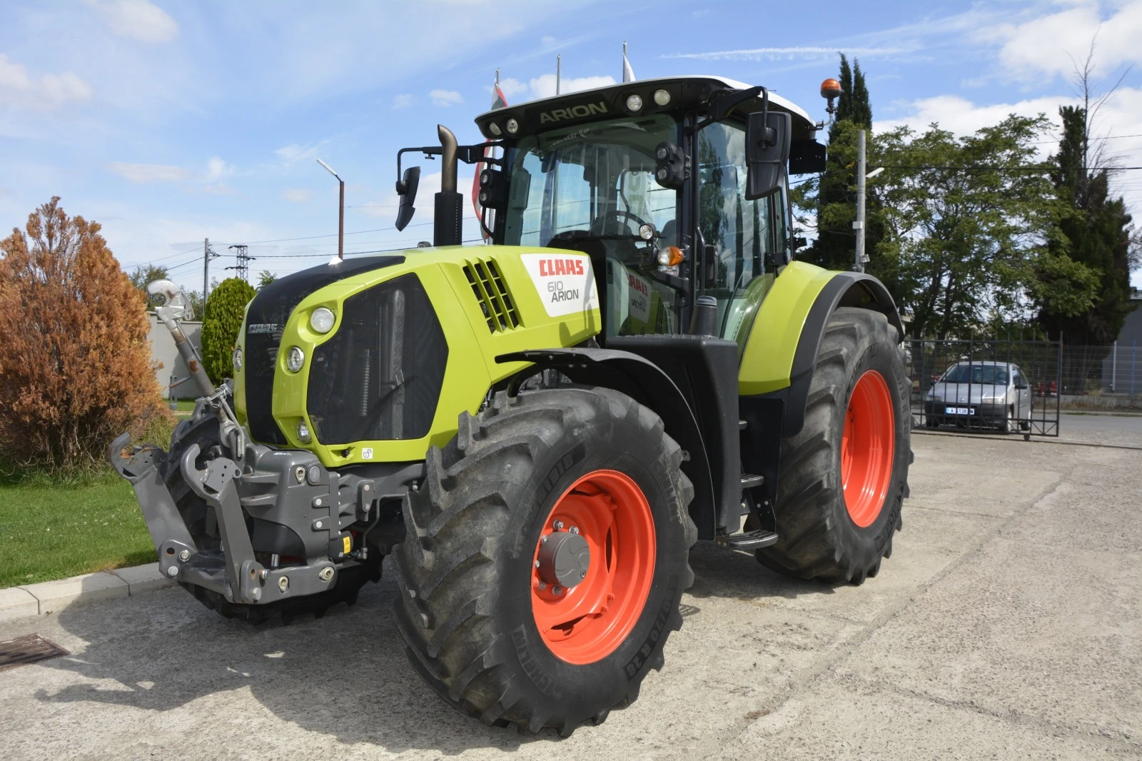 Трактор Claas ARION 610, снимка 1