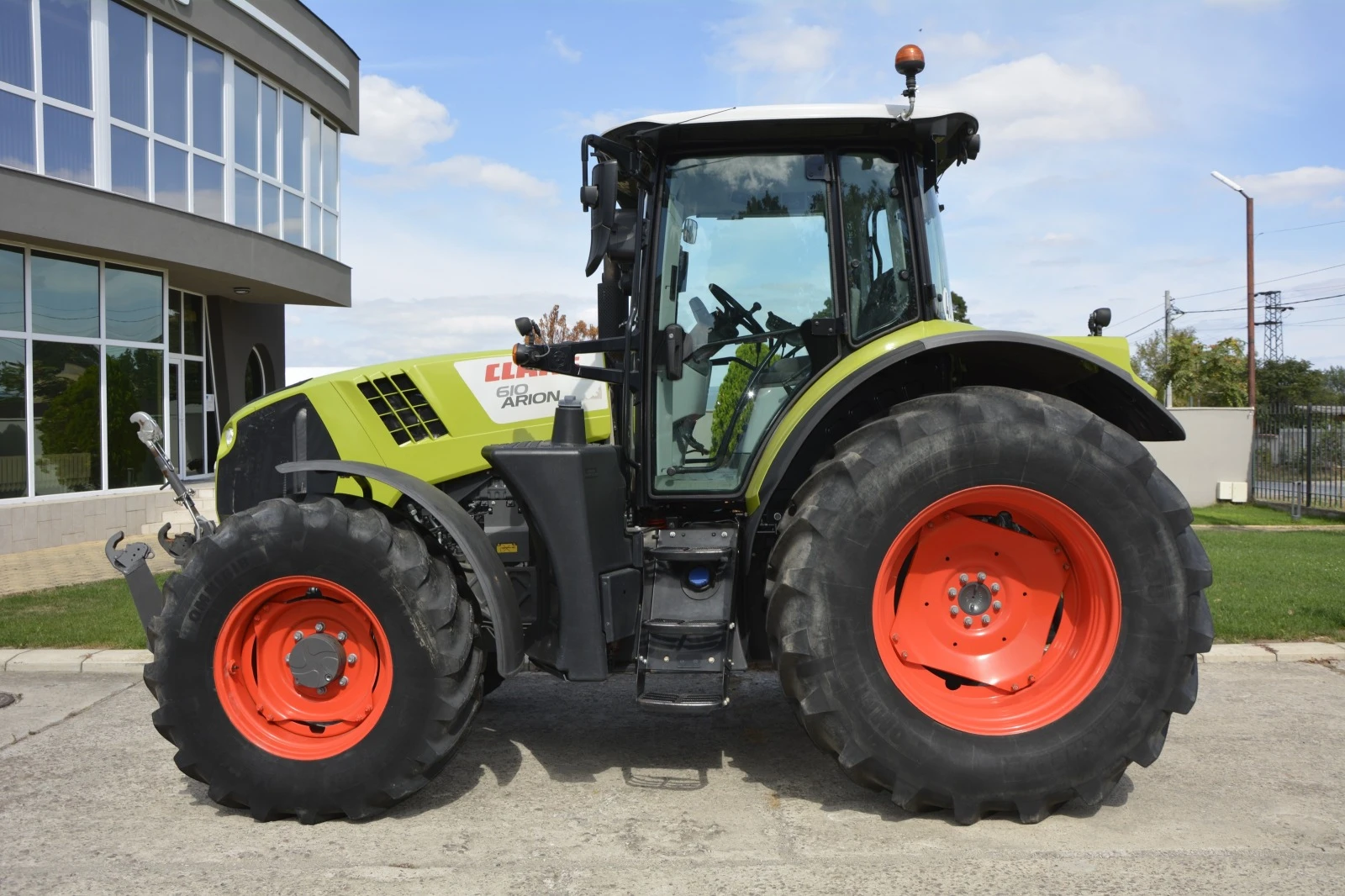 Трактор Claas ARION 610 - изображение 8