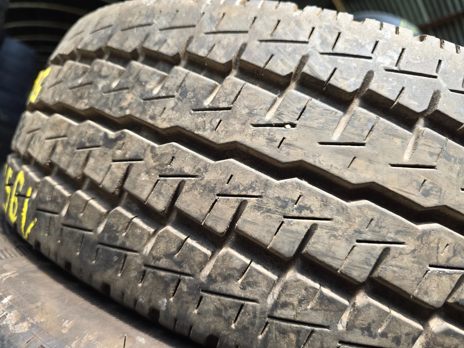 Гуми Летни 195/65R16, снимка 2 - Гуми и джанти - 55496788