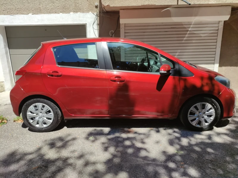 Toyota Yaris 1, 3 6 скорости камера навигация, снимка 7 - Автомобили и джипове - 47279309