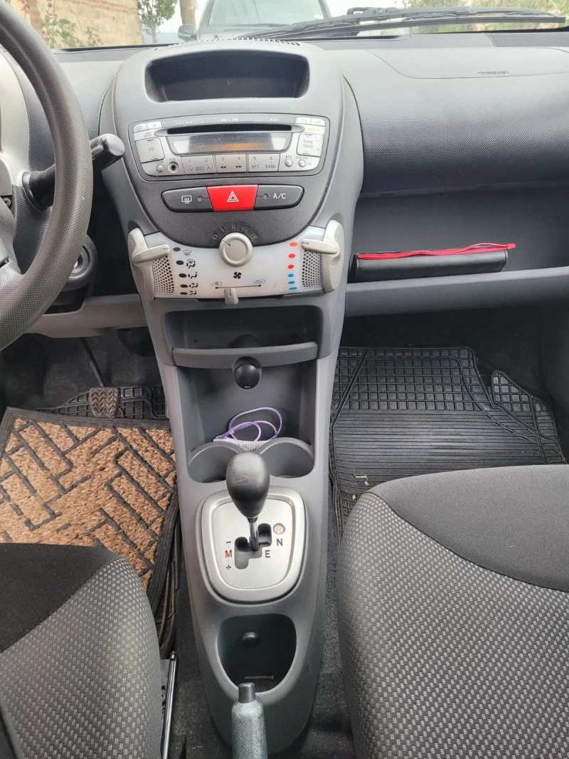 Toyota Aygo, снимка 9 - Автомобили и джипове - 47432744