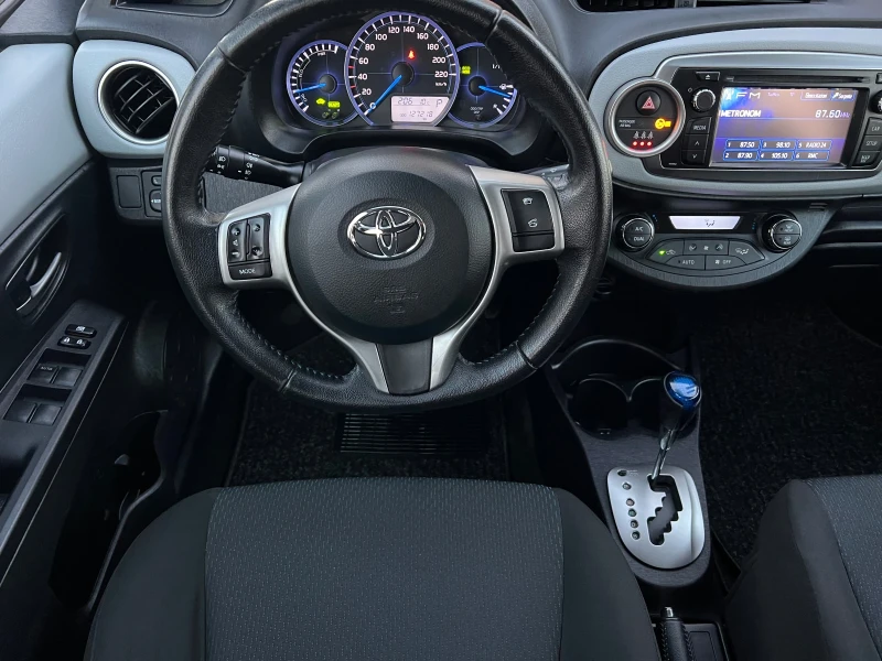 Toyota Yaris 1.5i* HIBRID* AUT* LED* NAVI* KAMERA* FULL* ЛИЗИМГ, снимка 15 - Автомобили и джипове - 48827029