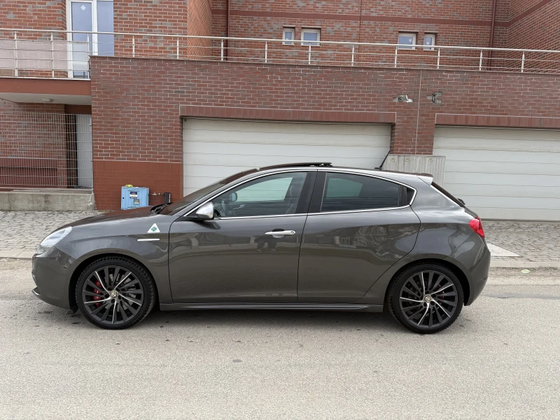 Alfa Romeo Giulietta QV-1750TBI-ШВЕЙЦАРИЯ, снимка 8 - Автомобили и джипове - 49467182