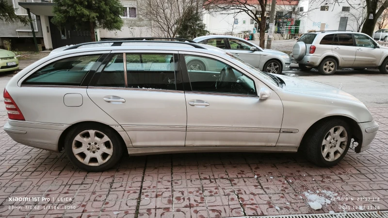 Mercedes-Benz C 220, снимка 4 - Автомобили и джипове - 52941169