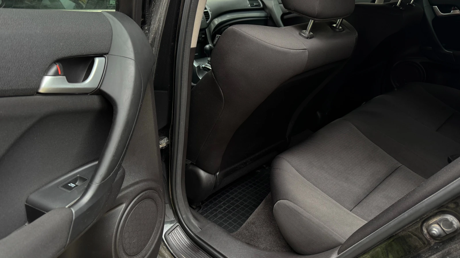 Honda Accord Tourer 2.2 i-DTEC FACELIFT CW3, снимка 12 - Автомобили и джипове - 54611577