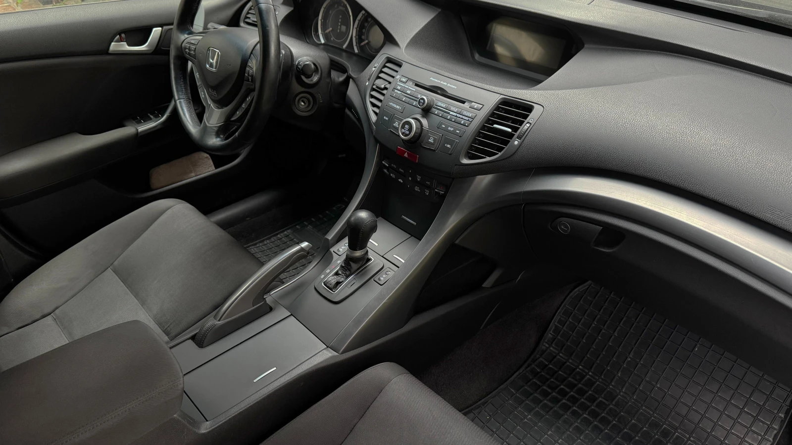 Honda Accord Tourer 2.2 i-DTEC FACELIFT CW3, снимка 15 - Автомобили и джипове - 54611577