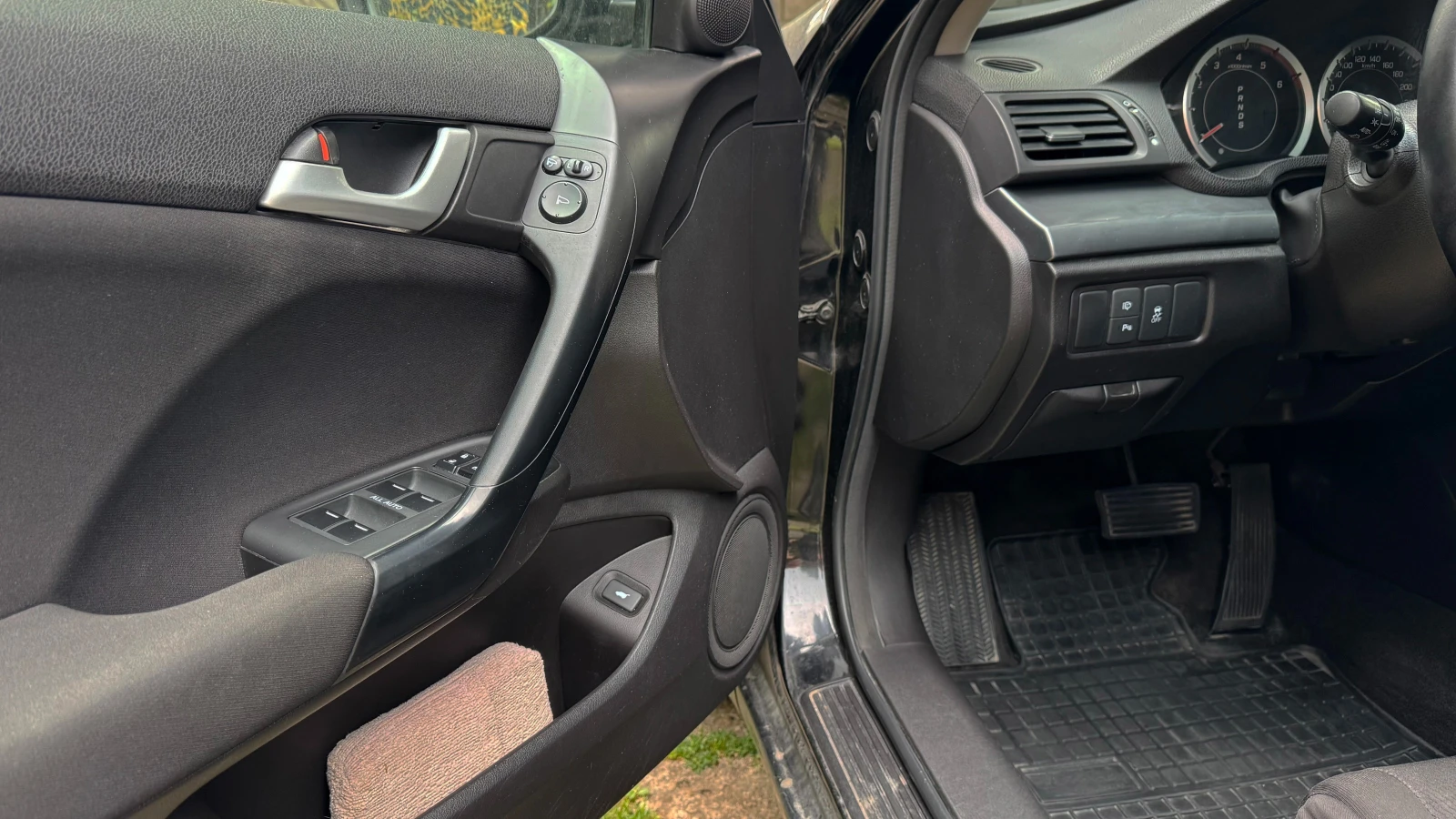 Honda Accord Tourer 2.2 i-DTEC FACELIFT CW3, снимка 10 - Автомобили и джипове - 54611577