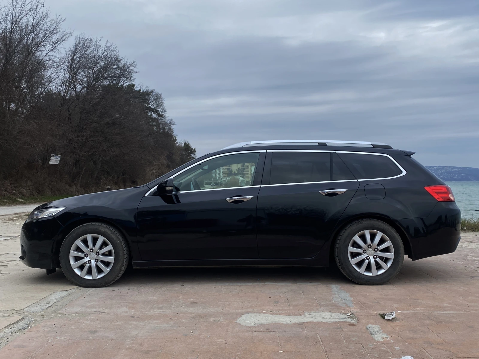 Honda Accord Tourer 2.2 i-DTEC FACELIFT CW3, снимка 8 - Автомобили и джипове - 54611577