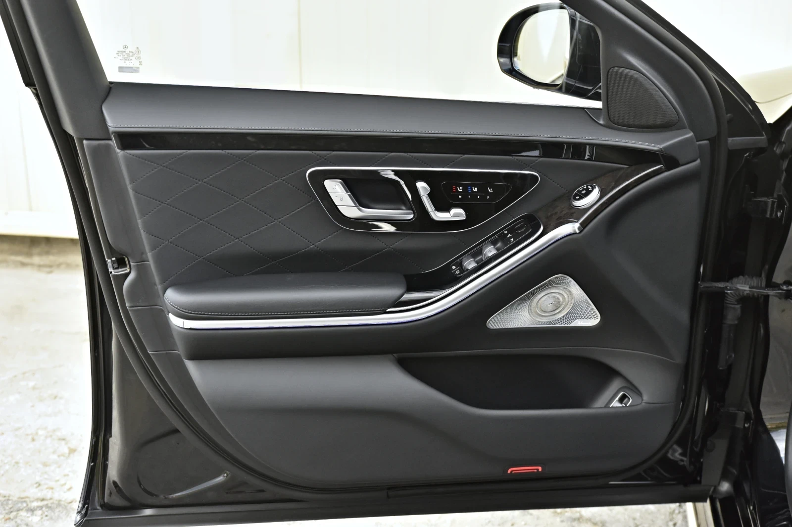 Mercedes-Benz S 500 4M 3xTV AMG Optik LONG 360 DIGITAL LIGHT 3DHEADU, снимка 14 - Автомобили и джипове - 54825272