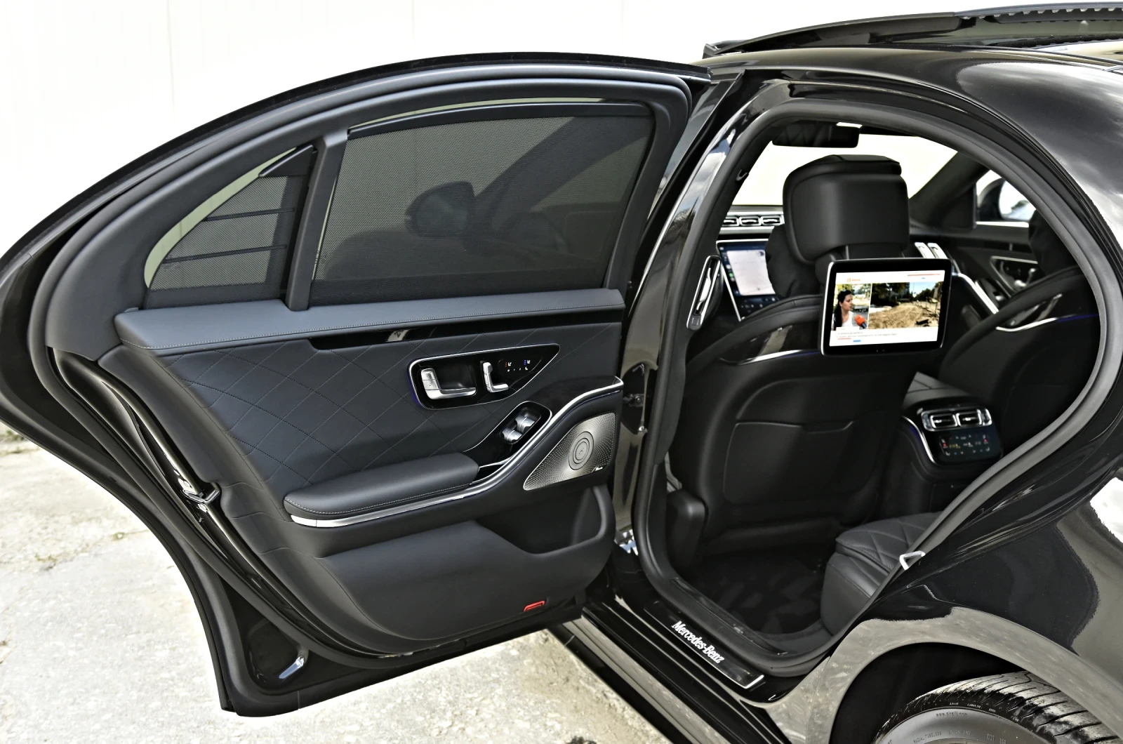 Mercedes-Benz S 500 4M 3xTV AMG Optik LONG 360 DIGITAL LIGHT 3DHEADU, снимка 17 - Автомобили и джипове - 54825272