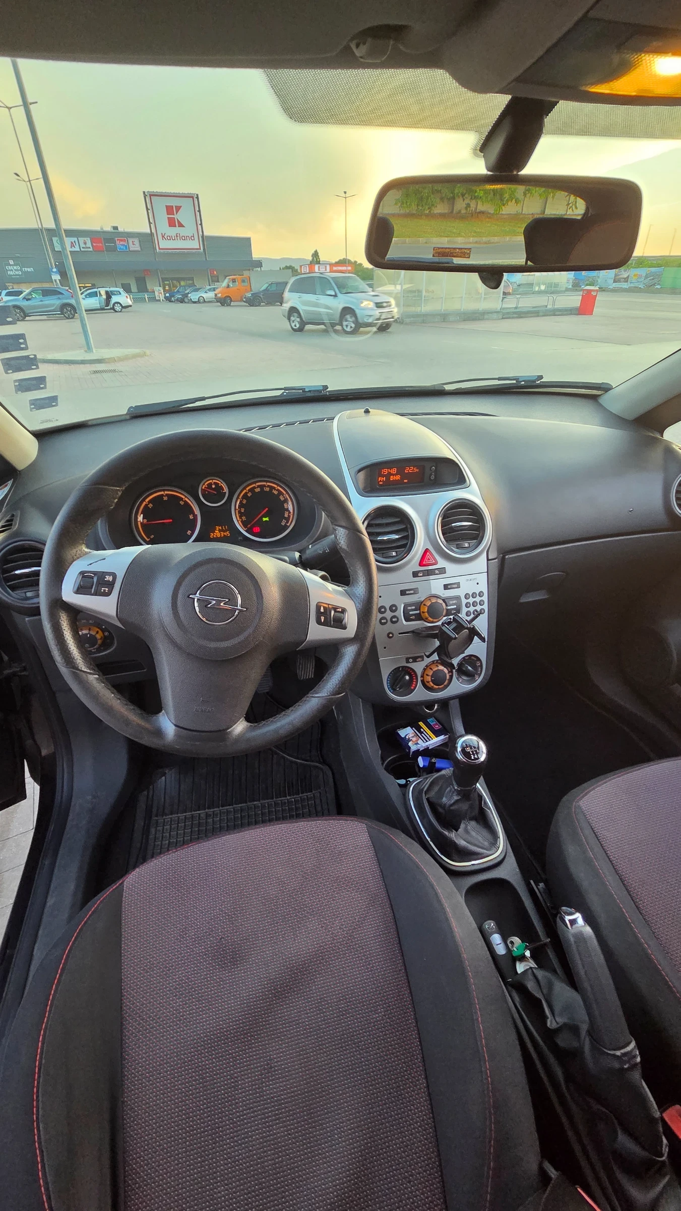 Opel Corsa, снимка 12 - Автомобили и джипове - 55094039