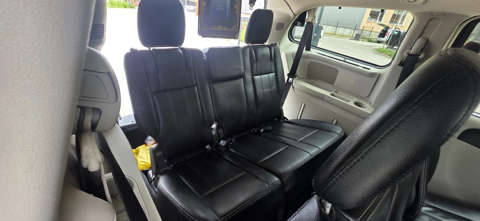 Chrysler Town and Country 3.6, снимка 11 - Автомобили и джипове - 55151921