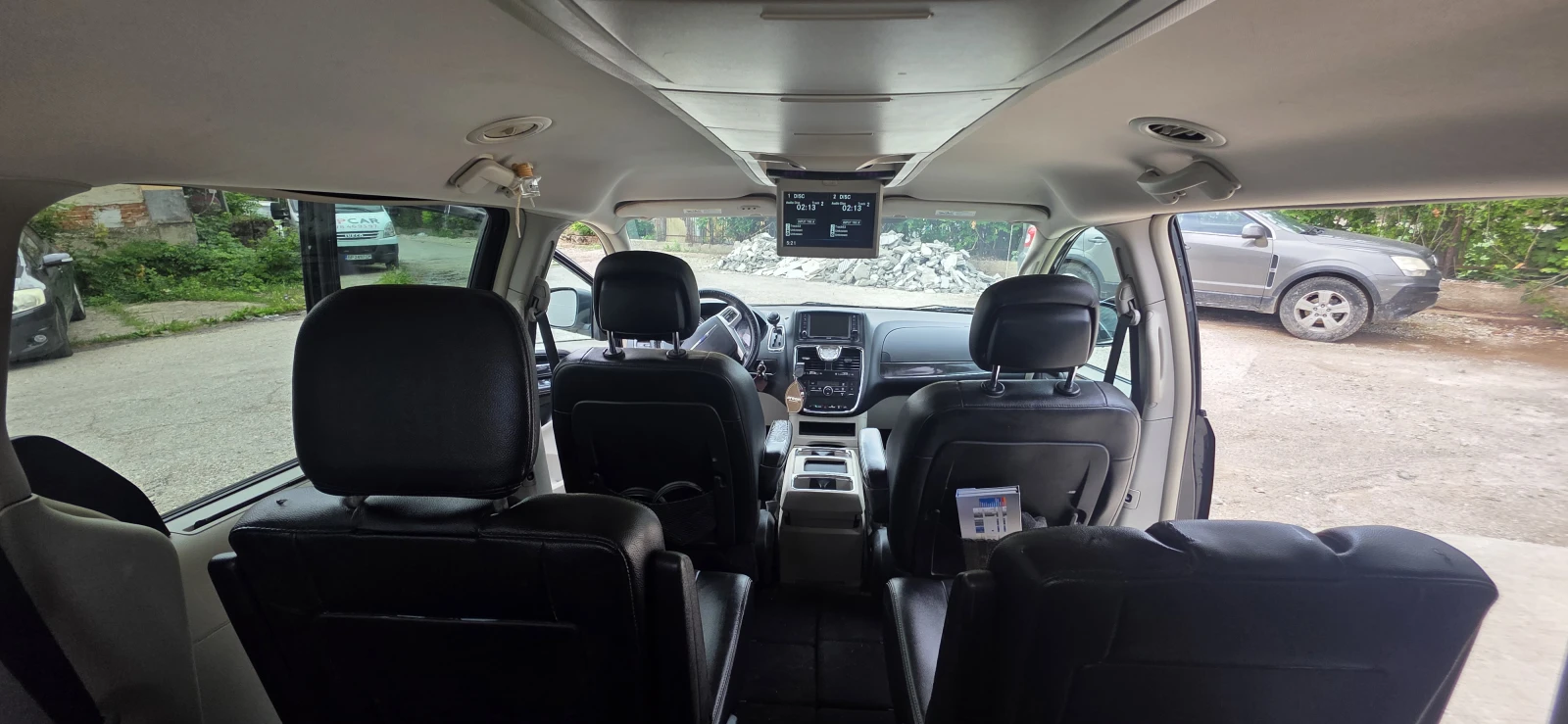 Chrysler Town and Country 3.6, снимка 12 - Автомобили и джипове - 55151921