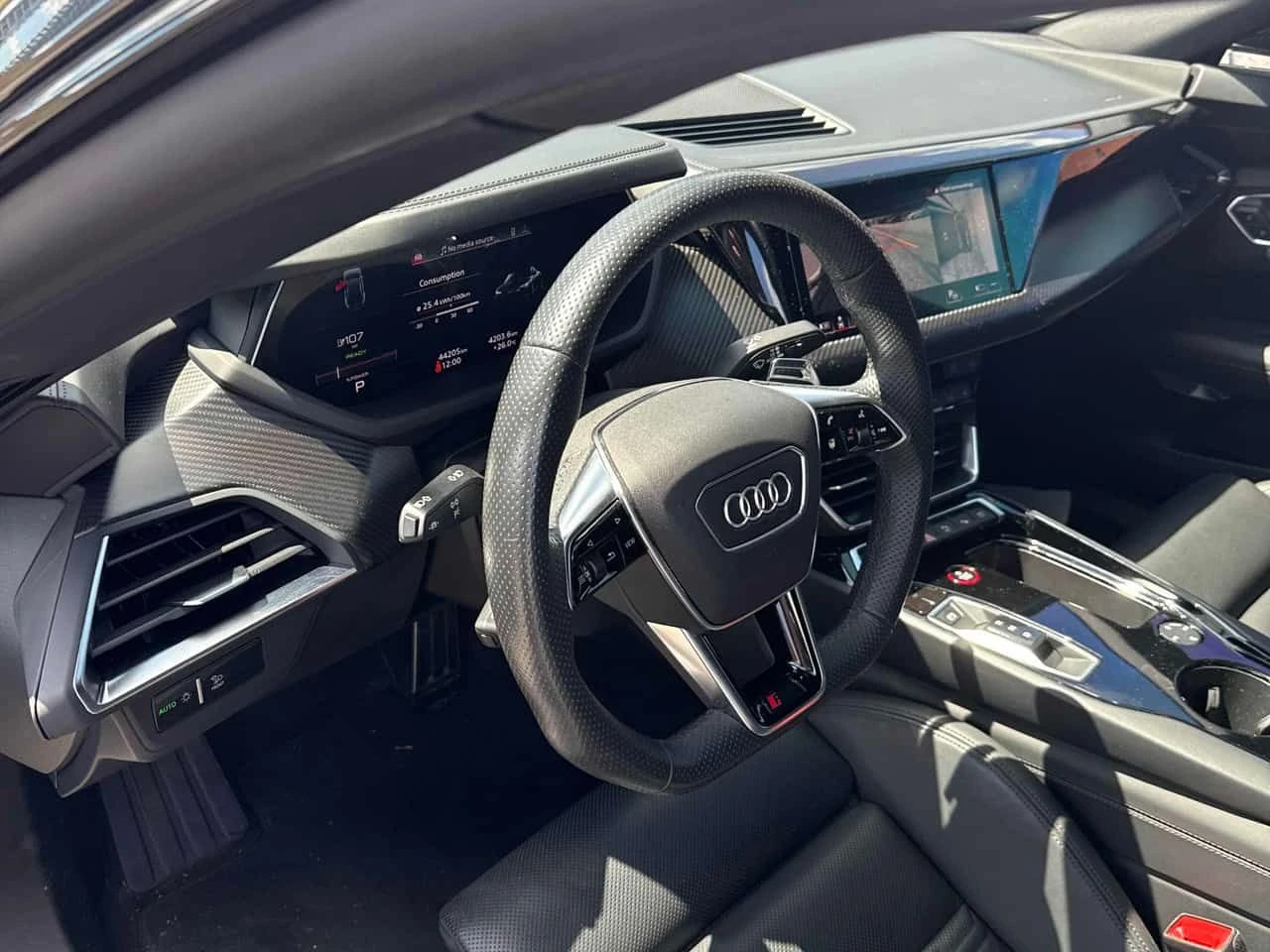 Audi E-Tron GT * quattro * АВТОКРЕДИТ БЕЗ ПЪРВОНАЧАЛНА ВНОСКА* , снимка 5 - Автомобили и джипове - 55557233